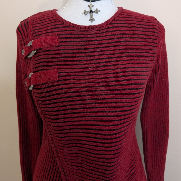 Red Asymmetrical Ribbed Sweater - Picture 5 of 10